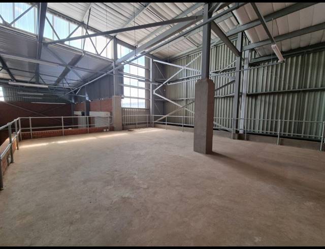 608M² WAREHOUSE TO LET IN LONGLAKE